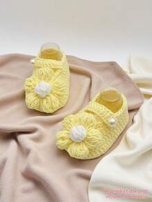 1 Pair Handmade Daisy Pattern Infant Shoes, Crocheted, Newborn Footwear - Yellow - View 8