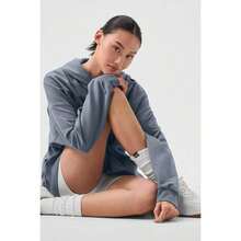 Alo Yoga Double Take Hoodie - Black | - Màu Xám nhạt - Xem 5