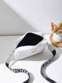 1pc Girls' Fashion Mini Square Crossbody Bag, Shoulder Bag Coin Purse, Embroidered Butterfly Versatile Minimalist Style, Ideal Gift Choice (Random Ombre Color)