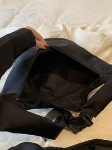 Damska torba typu tote w jednolitym kolorze, swobodna, minimalistyczna, o dużej pojemności