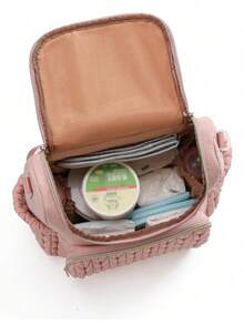 耐用编织尿布背包，配有婴儿车挂带，采用易于清洁的涤纶材质，适合忙碌的父母使用。