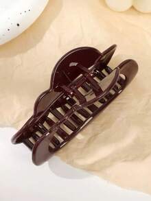 云朵造型镂空女士发爪，采用优质巧克力棕色材质，适合半丸子头或全丸子头，复古忧郁风格，优雅端庄，适合日常佩戴、派对、晚宴和节日场合，是送给女孩的节日礼物，也是冬季发饰和优雅发夹的理想之选。 - 巧克力棕 - 查看 4