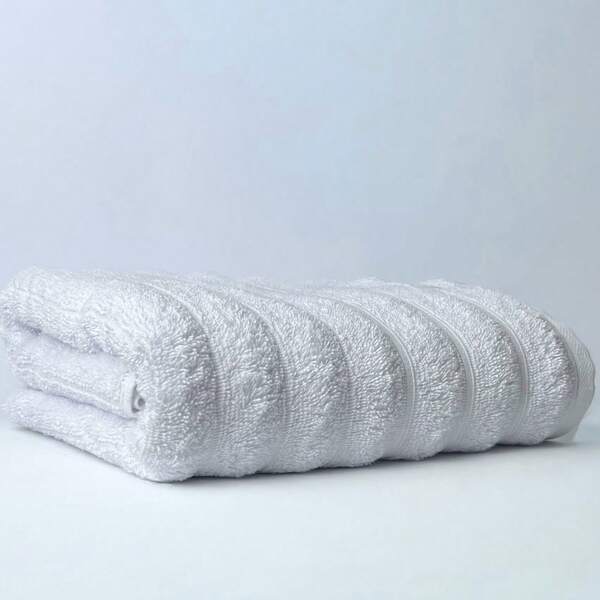 Toalha de Banho Wiegand Requinte 600g – Luxo Premium 75x150cm, Alta Gramatura 550g/m²