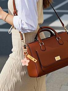 1个定制金属樱花钥匙扣，个性化不锈钢钥匙圈，可刻字，时尚复古，简约独特，秋季新款设计，男女通用，轻巧优雅的樱花造型，带吊牌，适合挂在包包、车钥匙上，情侣及节日礼物之选，精致浪漫