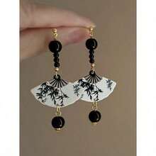 Fashionable Retro Chinese Style Long Silver Needle Ink Painting Fan Shaped Resin Earrings For Women - Đen và trắng - Xem 1