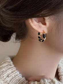 一对复古法式优雅多功能奢华高端时尚小众个性化圆形耳环，女士秋冬穿搭必备单品 - 多色5 - 查看 5