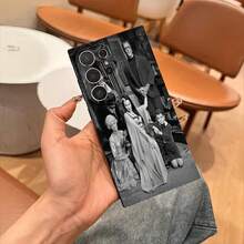 1pc Funda Completa para Teléfono The Munsters, Ofrece Protección a Prueba de Golpes, Compatible con los Modelos de Teléfono  Galaxy S22 S22+ S22 Ultra S23 FE S23+ S24 Ultra S23+ S24 Plus A05S A14 A33 A35 A15 A51 A53 A54 A55. - Mezcla de colores - Ver 8