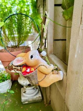 1件户外攀爬兔子花园装饰品，带吊篮，耐候树脂材质，适用于庭院和花园装饰