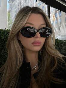 1pc Oval Small Frame Women's Fashionable Glasses, Casual And Versatile, Suitable For Wearing On Daily Outings - Black Frame Gray Film - View 5