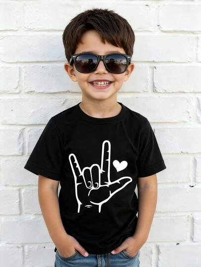 Young Boy Heart Gesture Print Round Neck Short Sleeve Casual T-Shirt