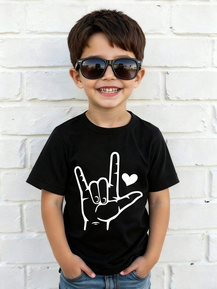 Young Boy Heart Gesture Print Round Neck Short Sleeve Casual T-Shirt - Black - View 1