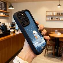 Cubierta de teléfono con borde negro azul con diseño de foca bebé sosteniendo hoja de otoño bajo lluvia estrellas y reflejos en agua para uso diario en cafeterías y espacios interiores Aplicable a los teléfonos de la serie Apple y Galaxy - Café integral - Ver 6