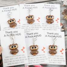 6件套可爱树脂猫头鹰雕像钥匙扣套装，包含励志双语贺卡，送给家人朋友的祝福礼物，教师节大礼，圣诞节装饰配件 - 彩色 - 查看 1