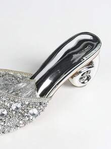 Giày cao gót nữ. Mũi tròn, toàn bộ phần trên đính đá lấp lánh, gót bất đối xứng, thoải mái. Sang trọng, đá lấp lánh, thích hợp cho các bữa tiệc, họp mặt, dạ hội, mua sắm, các dịp lễ hội khác nhau, sandal đính đá gợi cảm, trang phục mùa xuân hè. - Bạc - Xem 5