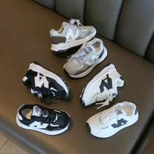 Zapatillas deportivas transpirables para niños, ideales para primavera y otoño. Unisex, para niños y niñas. Parte superior de malla para mantener los pies frescos y transpirables. Suela suave para proteger el pie. Aptas para correr, ir al colegio, el día a día y actividades al aire libre. - Negro - Ver 7