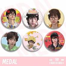 Juhoon 多主题可爱亮面徽章套装，58mm 个性化胸针吊坠粉丝周边 + 服装别针 收藏级粉丝应援周边 - 彩色 - 查看 1