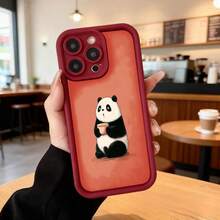 Cubierta de telefono con borde negro y parte trasera roja con estampado de oso panda sosteniendo taza de cafe para uso diario en cafeterias Aplicable a los teléfonos de la serie Apple y Galaxy - Burdeos - Ver 7