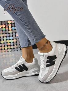 秋冬女士运动坡跟运动鞋，拼色字母贴片装饰系带运动鞋