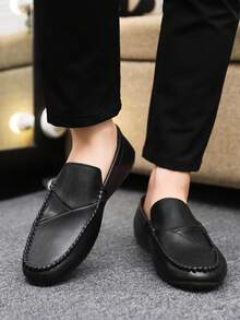 1 Pair Men's Loafers, 2025 New Slip-On Casual Driving Shoes, Soft Sole Breathable Flat Dress Shoes, Non-Slip Wear-Resistant Work Shoes, Versatile Solid Color (Runs Small, Suggest Ordering One Size Up) - Black - View 4