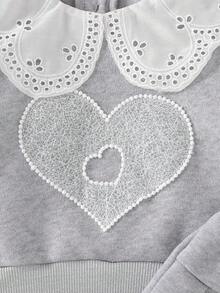 女婴可爱领口荷叶边长袖心形图案运动衫搭配纯色 3D 蝴蝶结百褶裙，两件套时尚女童服装套装，适合秋冬季日常、派对、外出 - 灰色 - 查看 4