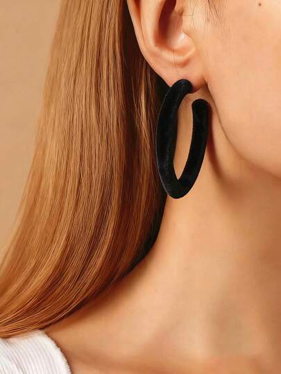 1 Pair Fashionable Retro Flocked Exaggerated Geometric Big Hoop Earrings, Suitable For Women's Daily, Party, And Gala Wear, Great Gift For Her