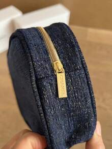 CHANEL Material 圣诞海军蓝斜纹软呢化妆包，拉链封口，金色箔印标志，旅行洗漱包 - 藍金色 - 查看 6
