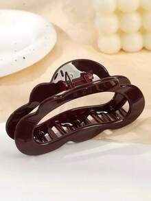 云朵造型镂空女士发爪，采用优质巧克力棕色材质，适合半丸子头或全丸子头，复古忧郁风格，优雅端庄，适合日常佩戴、派对、晚宴和节日场合，是送给女孩的节日礼物，也是冬季发饰和优雅发夹的理想之选。 - 巧克力棕 - 查看 1