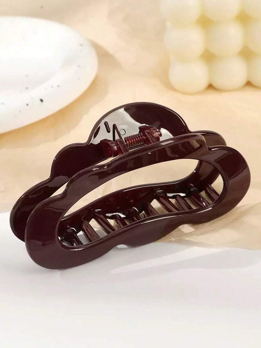 云朵造型镂空女士发爪，采用优质巧克力棕色材质，适合半丸子头或全丸子头，复古忧郁风格，优雅端庄，适合日常佩戴、派对、晚宴和节日场合，是送给女孩的节日礼物，也是冬季发饰和优雅发夹的理想之选。 - 巧克力棕 - 查看 1