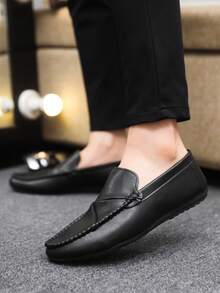 1 Pair Men's Loafers, 2025 New Slip-On Casual Driving Shoes, Soft Sole Breathable Flat Dress Shoes, Non-Slip Wear-Resistant Work Shoes, Versatile Solid Color (Runs Small, Suggest Ordering One Size Up) - Black - View 1