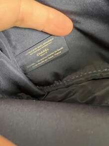 CHANEL Material 圣诞海军蓝斜纹软呢化妆包，拉链封口，金色箔印标志，旅行洗漱包 - 藍金色 - 查看 8