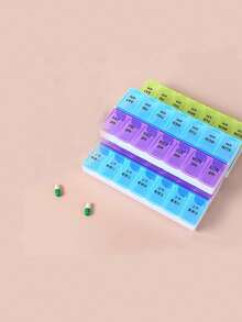 1 pièce/2 rangées 14 compartiments Boîte à pilules bleue et violette, portable et pratique. Grande capacité, étanche à l'humidité, facile à distinguer le matin et le soir. Boîte de rangement pour comprimés, capsules et vitamines avec identification en braille. Distributeur de médicaments pour 1 semaine, 7 jours AM et PM.