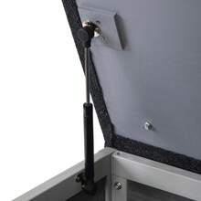 Caseta aislante para gatos, resistente al invierno, de madera con patas alta, puerta y techo abatible, rascador exterior resistente a la intemperie, para animales pequeños en invierno, color gris.