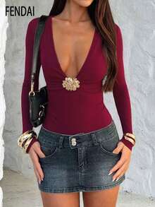 Body standard pour femmes, nouvelle arrivée printemps/été, minimaliste, sexy, avec accent de paillettes métalliques, style français rétro affinant, col V, top rouge, convient pour Noël, Nouvel An, Saint-Valentin - Rouge foncé - Voir 1