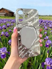 1 pieza Funda de teléfono adhesiva con textura ondulada 3D, plateada electrodepositada y espejo de alta definición con patrones impresos de lazo, encaje, corazón y eslogan, compatible con iPhone 17/17 Pro/17 Pro Max, 16/16 Pro/16 Pro Max, 15/15 Pro/15 Plus/15 Pro Max, 14/14 Pro/14 Plus/14 Pro Max, 13/13 Pro/13 Pro Max, 12/12 Pro/12 Pro Max, 11/11 Pro/11 Pro Max, X/XS/XR/XS Max, 7/8/7 Plus/8 Plus - Plateado - Ver 3