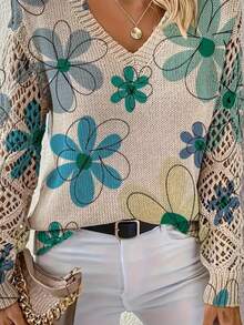 "Women's Vintage Color-Block Large Floral V-Neck Hollow-Out Knitted Sweater, Niche Design Sense! Loose And Slim-Fitting Silhouette Flatters All Body Types. Hollow-Out Knitting Craftsmanship Comes With Breathable Ingenuity. Artistic Floral Pattern Makes Your Outfit Photo-Ready In Seconds. Perfect For Wearing Alone With White Pants For A Retro Eye-Catching Look In Early Autumn, And Layering In Early Winter." - 藍色 - 查看 5