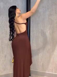 One-Shoulder Wedding Dress With A Leg Slit, Side Neckline, Elegant Smooth Suplex Fabric, Sophisticated Party Dress, Fashion Blogger Style, 2025 , Open Back, Push-Up Neckline, Chic, Basic, Everyday, Summer Fashion. - 鏽棕色 - 查看 4