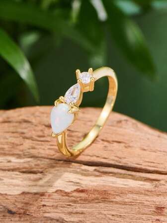 1枚S925纯银5*7毫米白色澳洲蛋白石戒指，适合婚礼、周年纪念、订婚、母亲节、生日、派对等场合，是送给妻子、闺蜜或自己的完美礼物。