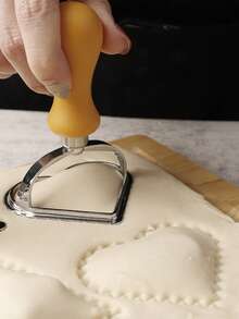 3件套意面制作器套装 - 高级哑光手柄，易于使用的压模和切割轮，适用于自制意面、饼干、馄饨、饺子模具 - 黃色 - 查看 7