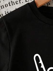 Young Boy Heart Gesture Print Round Neck Short Sleeve Casual T-Shirt - Black - View 4