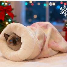 猫咪睡袋（单件装）——这款半封闭式毛绒睡袋有多种款式和颜色可供选择。它能为您的爱猫提供应有的舒适感，为您的爱宠打造一个舒适温暖的窝，让您的爱猫一年四季都生活在温暖、安全和快乐的氛围中。