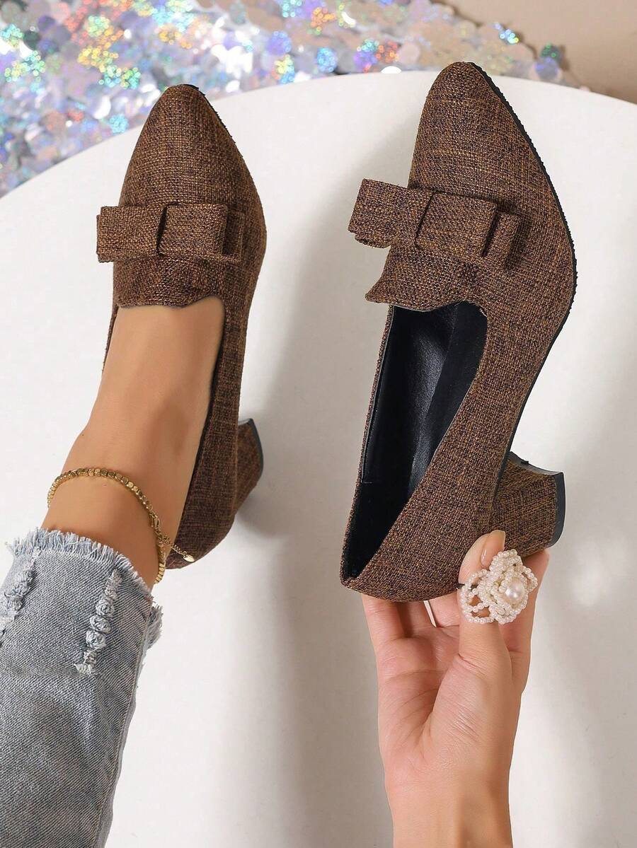 Giày cao gót nữ màu trơn với nơ dày trang trí, kiểu dáng thanh lịch và thoải mái, mũi nhọn, dễ xỏ, giày công sở thời trang, gót trung bình, phù hợp cho mọi mùa, dự tiệc, đám cưới. - màu nâu - Xem 1