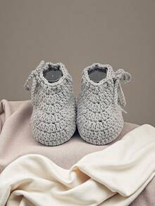 1 Pair Crochet Infant Booties, Handmade Knitted Infant Prewalker Socks For Indoor Floor Use - Light Grey - View 3