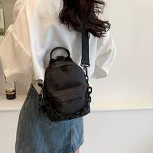 Bolso bandolera con decoración de mini cadena, adecuado para el uso diario y los viajes