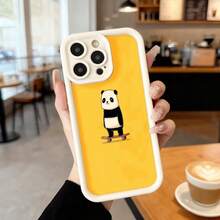 Cubierta de teléfono con borde negro y fondo amarillo con diseño de panda patinando para uso diario en cafeterías y salas de estar Aplicable a los teléfonos de la serie Apple y Galaxy - Burdeos - Ver 4
