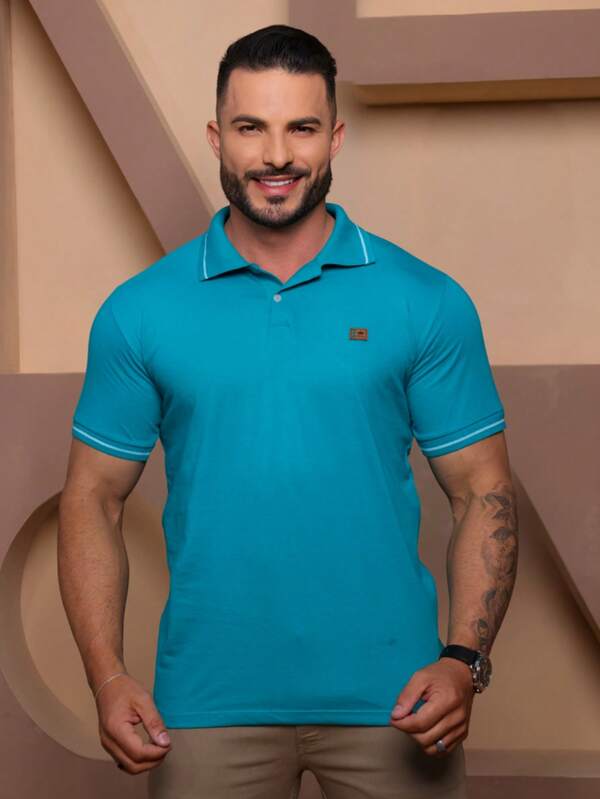 Camisa polo masculina de manga curta e comprimento regular, em algodão sem elastano, para uso casual.