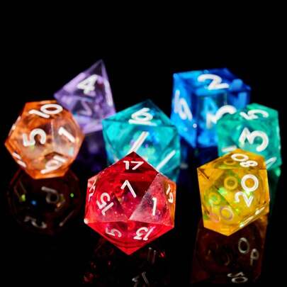 7颗彩色流沙芯骰子套装，树脂多面RPG骰子，边缘锋利，手工制作角色扮演游戏配件，适合圣诞节、生日、节日、派对、桌游、情人节、礼物、春季等场合。