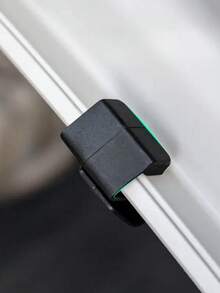 黑色紧凑型汽车手套箱挂钩，塑料壁挂式手套箱及内饰配件收纳架，适用于所有车型，时尚挂钩设计，节省空间的多用途挂钩，可用于悬挂时尚眼镜、口罩、数据线、水瓶袋等，适用于座椅靠背、车门等位置。 - 彩色 - 查看 6