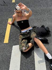 Niche Design Metal Star Decor Crop Top, Black Fitted Slim Sexy Camisole