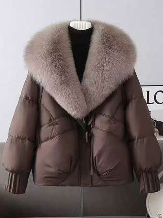 女士优雅羽绒服外套，黑色梭织面料，长袖，常规下摆，带人造毛皮瀑布领和口袋，加厚冬季外套