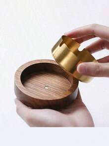 1个胡桃木桌面烟灰缸,相思木胡桃色实木烟灰缸,配不锈钢防风盖,适用于办公室/家庭客厅的吸烟配件,防飞灰,创意办公用品,圆形木质设计,返校季必备 - 彩色 - 查看 10